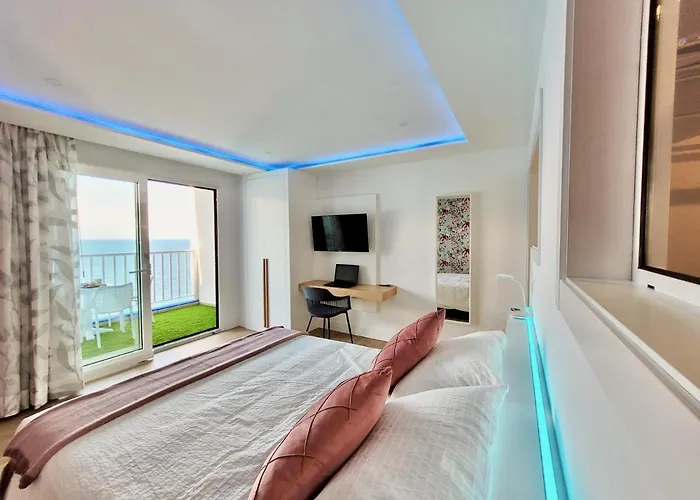 Feel B - * Tacoronte