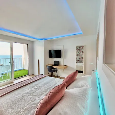 Feel B - * Tacoronte